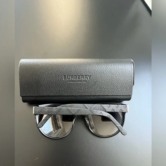 Burberry Classic Black Sunglasses - Picture 3 of 5